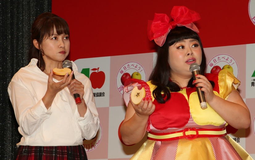 岡崎朋美、渡辺直美【撮影：小宮山あきの】