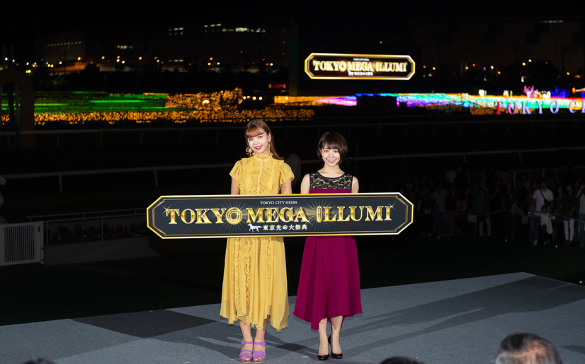 藤田ニコルと吉谷彩子、キュート＆シックなロングワンピ姿で「TOKYO MEGA ILLUMINATION」点灯式に登場