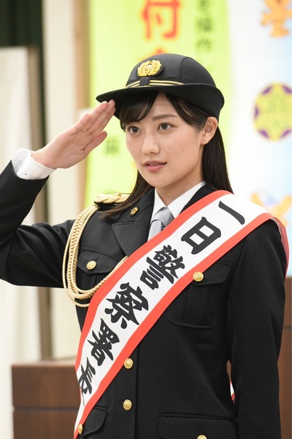 『ミス美しい20代』奥山かずさが1日警察署長に......「私も護身術を習ってみたい」