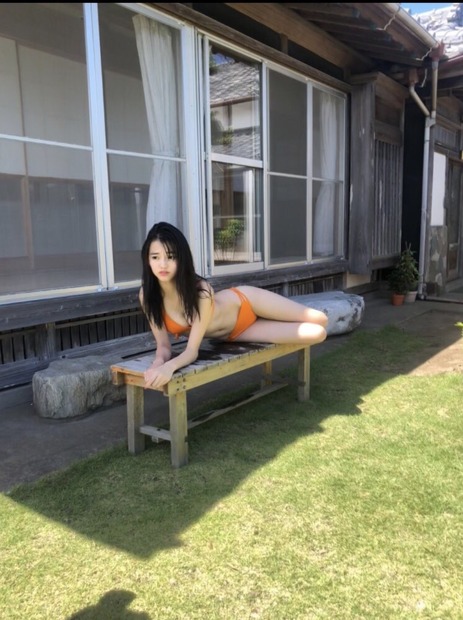 写真は黒木麗奈の公式Twitterから