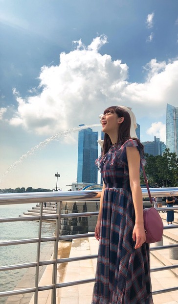 浅川梨奈、シンガポールの映画舞台挨拶に登壇！