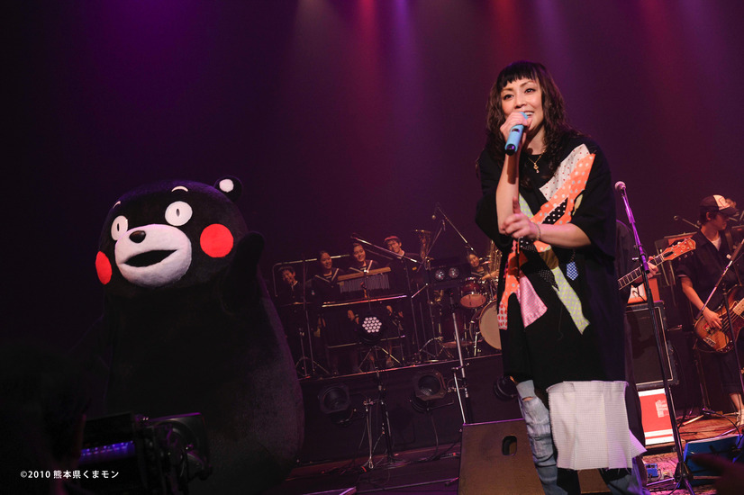 PUFFY、熊本にて無料招待ライブ開催！『JET CD』の完全再現や中学校日本一の吹奏楽部とコラボも