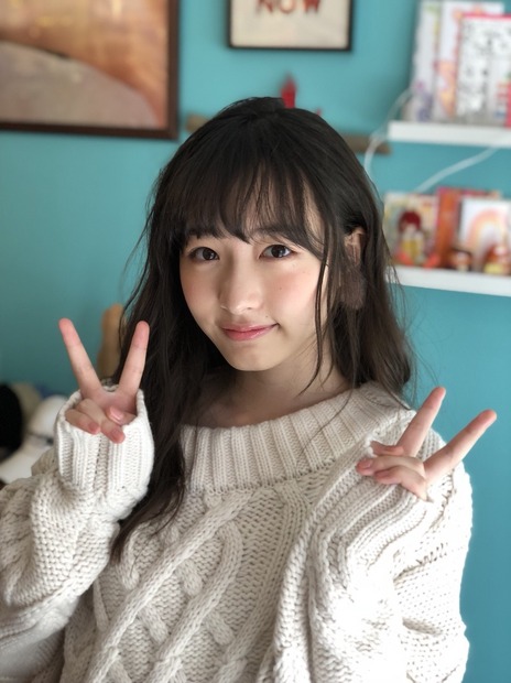 内田珠鈴、初のカレンダーで美少女感を100%披露！
