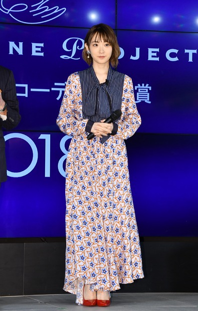 生駒里奈【写真：竹内みちまろ】