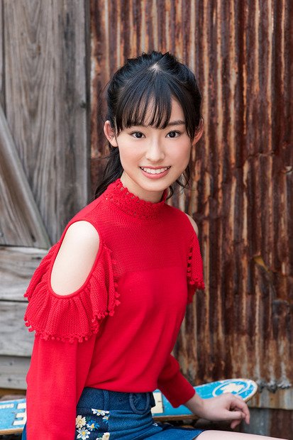 国民的美少女・井本彩花が初カレンダー発売！