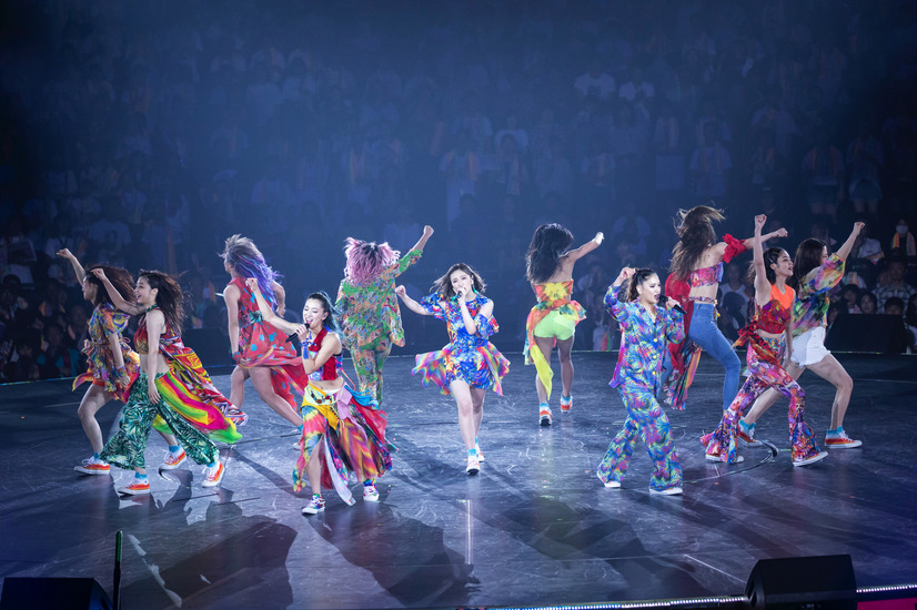 E-girls、11人体制での初アリーナツアー・ファイナルをWOWOWが独占放送