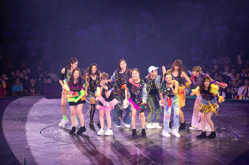 E-girls、11人体制での初アリーナツアー・ファイナルをWOWOWが独占放送