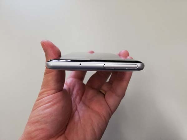 ソニーのフラッグシップスマホ「Xperia XZ3」を詳細レビュー