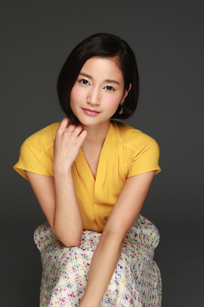 巨乳すぎるリポーター、出口亜梨沙が舞台で初主演に挑戦