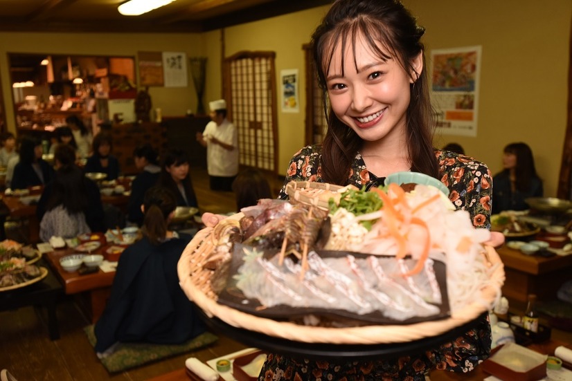 西川瑞希、「仙酔島」の露天風呂でエネルギーチャージ