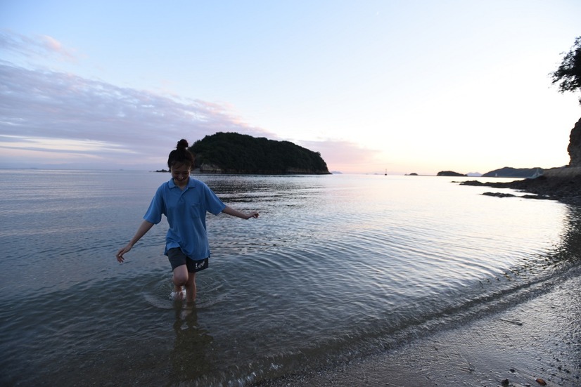 西川瑞希、「仙酔島」の露天風呂でエネルギーチャージ