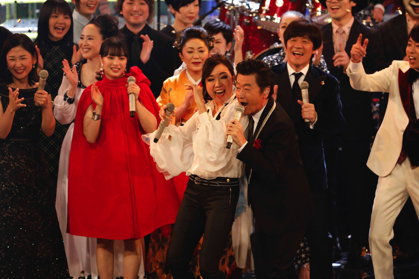 サザン、『紅白』で名曲2曲を披露！最後は出演者全員と大団円