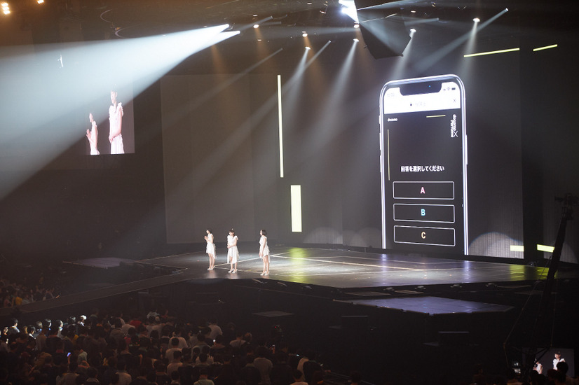 未来のパブリックビューイング！Perfumeのカウントダウンライブが渋谷特設会場と共有