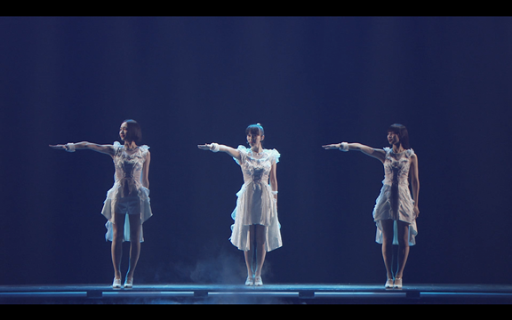 未来のパブリックビューイング！Perfumeのカウントダウンライブが渋谷特設会場と共有
