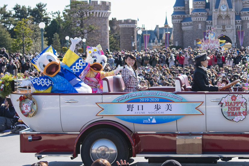 東京ディズニーリゾート、ミッキー＆ミニーが着物姿で新年のあいさつ