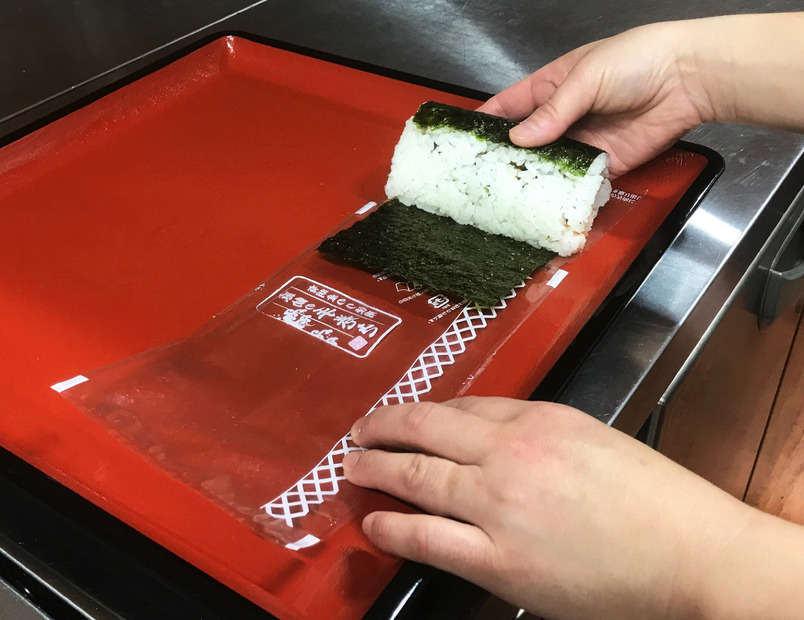 くら寿司、恵方巻きラインナップに「なんだこれは!?巻」
