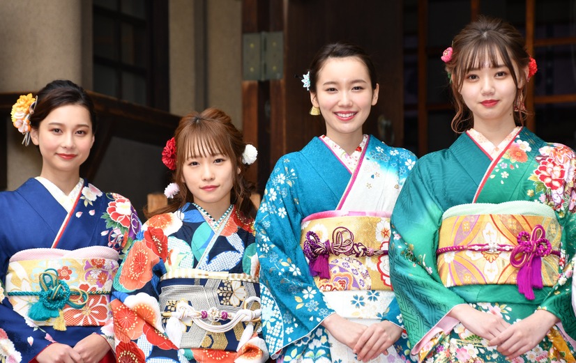 Niki、川栄李奈、飯豊まりえ、江野沢愛美【写真：竹内みちまろ】