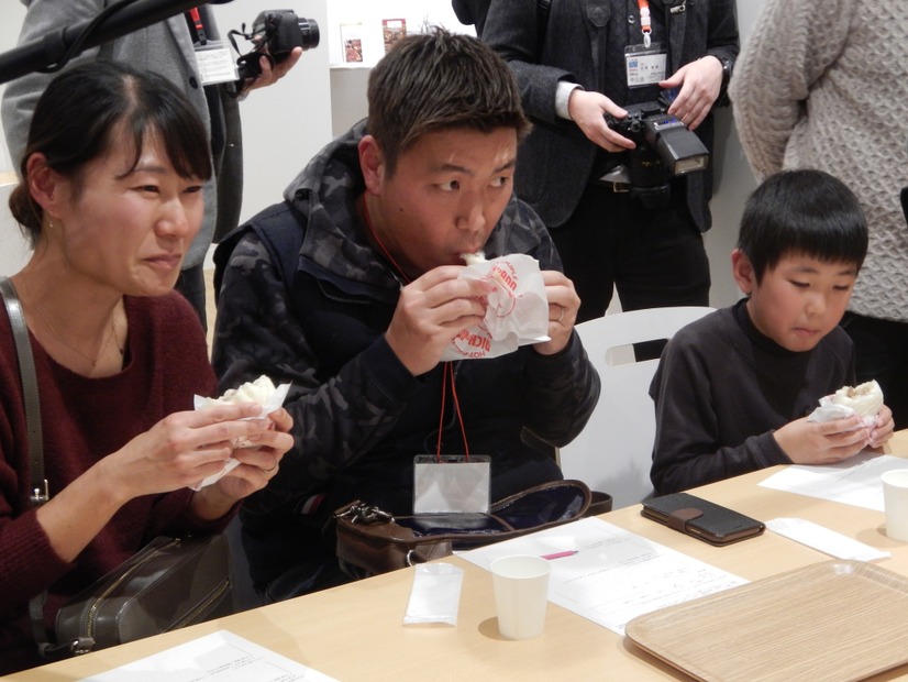 中華まんの試食