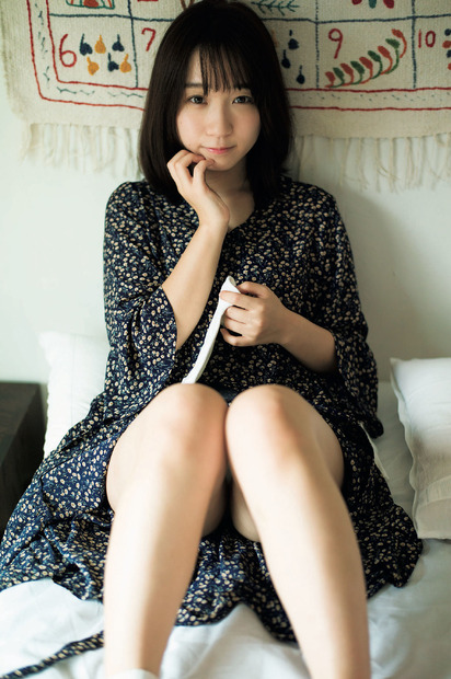 撮影：細居 幸次郎／伊織もえファースト写真集『ぼくともえ。』（講談社）より