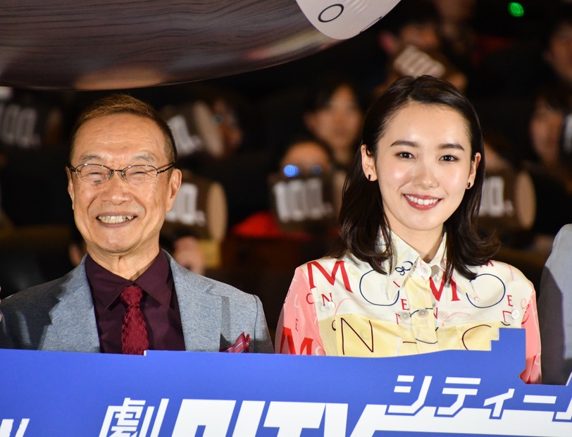 神谷明、飯豊まりえ【写真：竹内みちまろ】