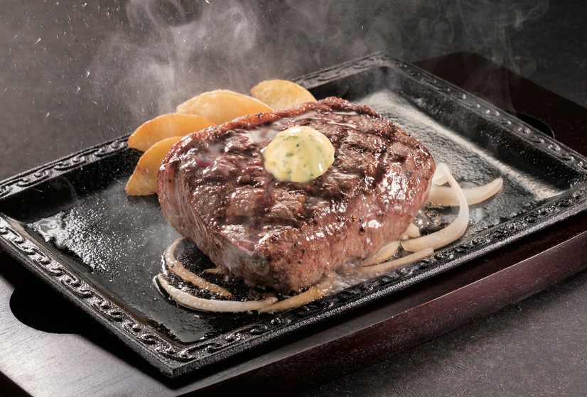 ステーキガスト、肉の日限定メニューで「塊肉」2種を焼肉で提供