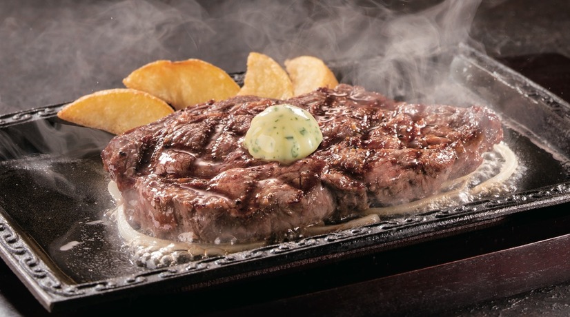 ステーキガスト、肉の日限定メニューで「塊肉」2種を焼肉で提供