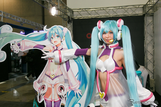 コスプレイヤーえなこ、シースルー初音ミク衣装でホンダ S660 とコラボ…東京オートサロン2019