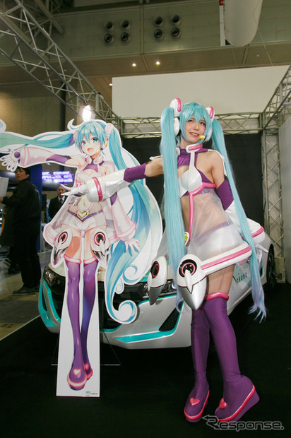 コスプレイヤーえなこ、シースルー初音ミク衣装でホンダ S660 とコラボ…東京オートサロン2019