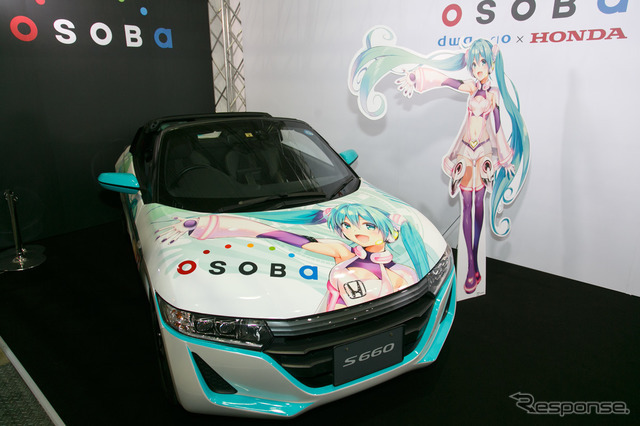 コスプレイヤーえなこ、シースルー初音ミク衣装でホンダ S660 とコラボ…東京オートサロン2019