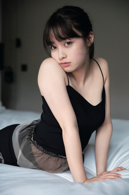 （C）『橋本環奈写真集「NATUREL」』撮影：JIMMY MING SHUM 講談社