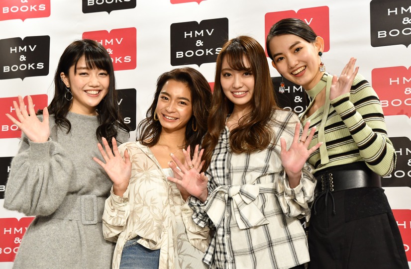 左から／松川菜々花、遠山茜子、みうらうみ、黒木麗奈【写真：竹内みちまろ】