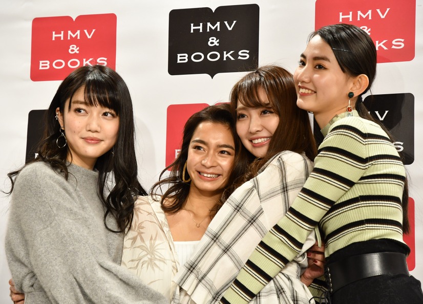 左から／松川菜々花、遠山茜子、みうらうみ、黒木麗奈【写真：竹内みちまろ】