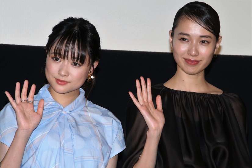 大原櫻子、戸田恵梨香【撮影：小宮山あきの】