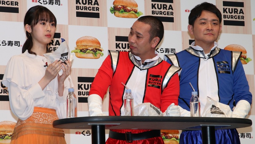 千鳥(大悟、ノブ)、井本彩花【撮影：小宮山あきの】