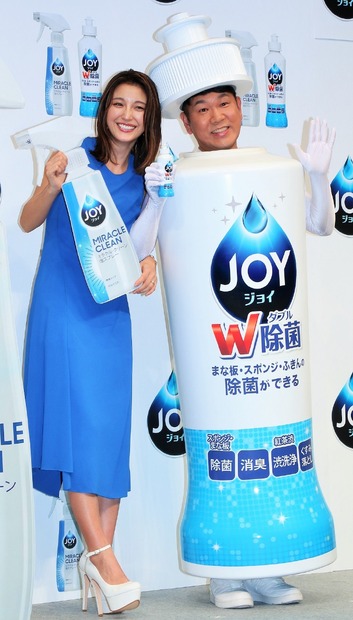 木下優樹菜、藤本敏史【撮影：小宮山あきの】
