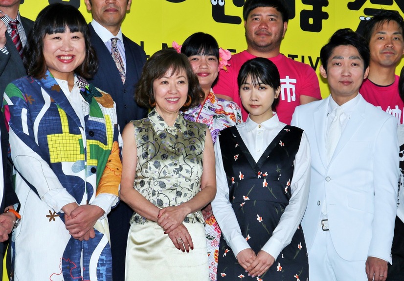 山崎静代(南海キャンディーズ)、浅田美代子、松本穂香、石田明（NONSTYLE）【撮影：小宮山あきの】