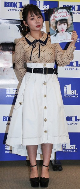 山田菜々【撮影：小宮山あきの】