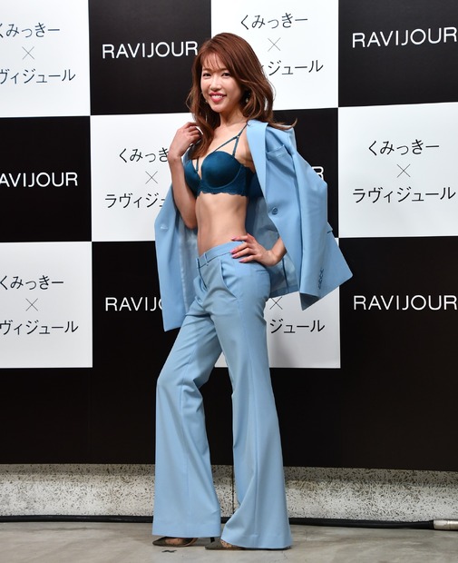 舟山久美子【写真：竹内みちまろ】