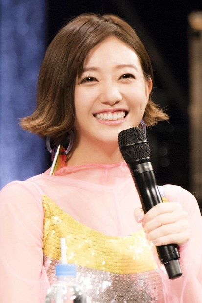伊藤千晃、初のミニライブでファンクラブツアーの開催発表！