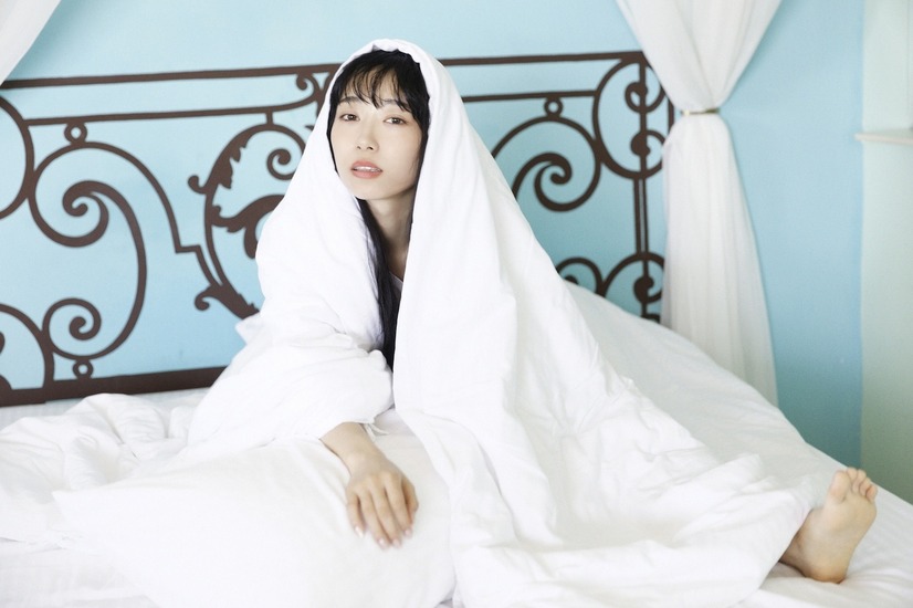 写真集「愛香」Another Editionからの先行カット Photo by Ayako Yamamoto
