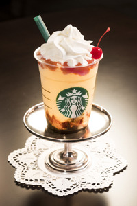 スタバからどこか懐かしい新商品「プリン アラモード フラペチーノ」が登場