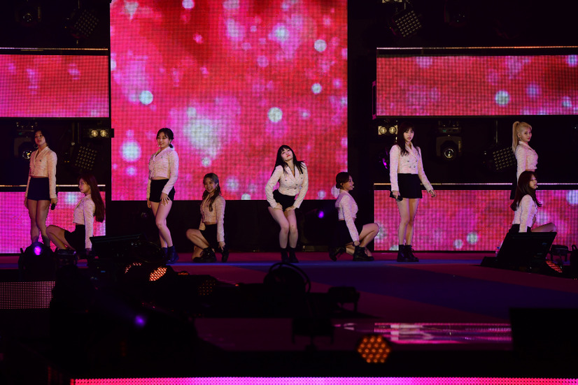 TWICE、キレカワな衣装で「GirlsAward 2019」に降臨！新曲『FANCY』を日本初披露