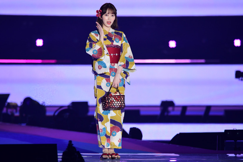 堀未央奈【撮影：岸豊】
