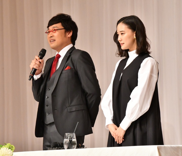 山里亮太＆蒼井優の結婚報告記者会見【写真：竹内みちまろ】