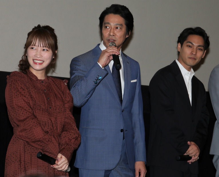 川栄李奈、堤真一、柳楽優弥【撮影：小宮山あきの】