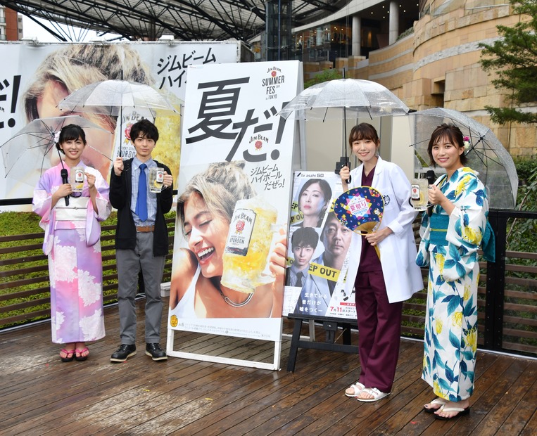 斎藤ちはるテレビ朝日アナウンサー、高杉真宙、飯豊まりえ、山本雪乃テレビ朝日アナウンサー【写真：竹内みちまろ】