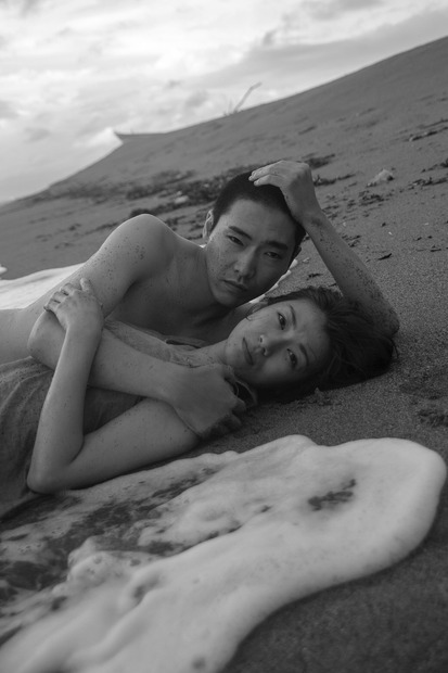 『火口のふたり』写真集発売&写真展実施 ！写真家・野村佐紀子と直木賞作家・白石一文がコラボ