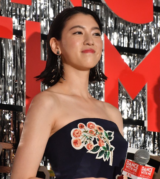 三吉彩花【写真：竹内みちまろ】