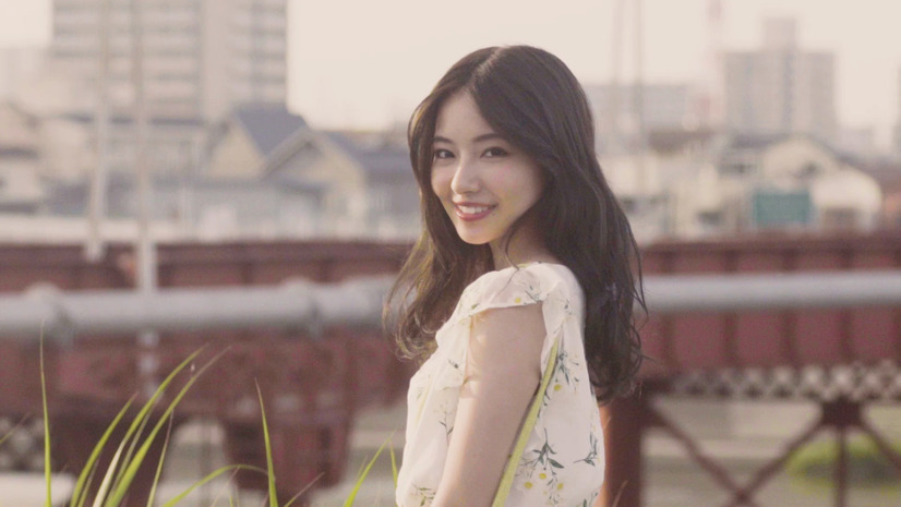NMB48・村瀬紗英、他アーティストのMV・CDジャケ写に初登場