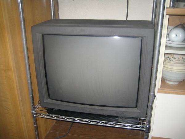 手持ちのアナログテレビ